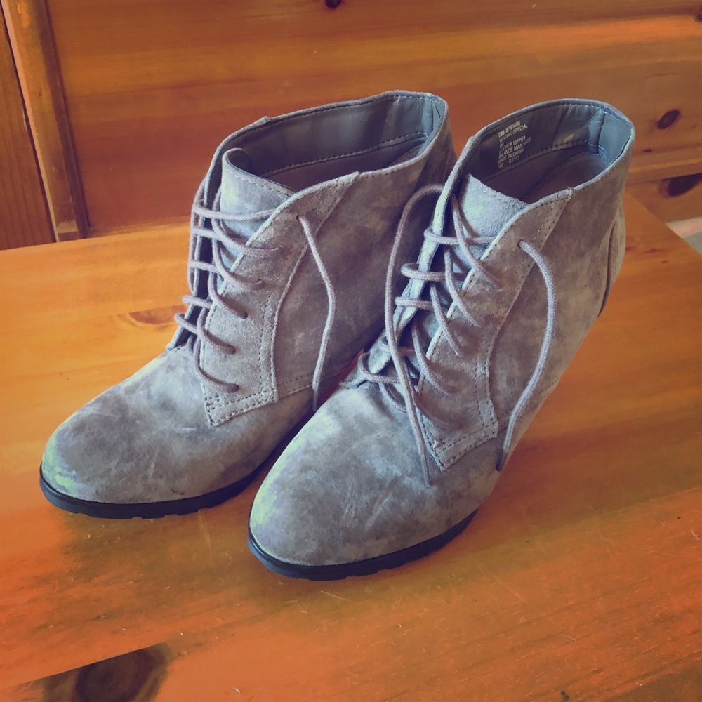 White Mountain Leather Booties